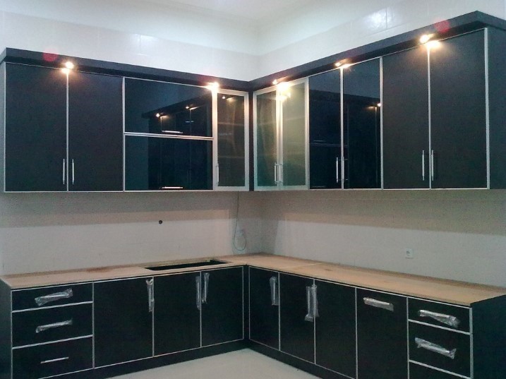 Jasa Pemasangan Kitchen Set Aluminium Hitam