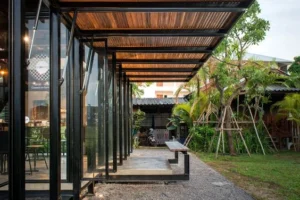 Renovasi Atap Cafe