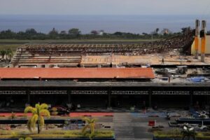 renovasi atap bandara