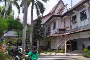 renovasi atap gedung pemerintahan