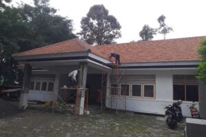 renovasi atap kantor